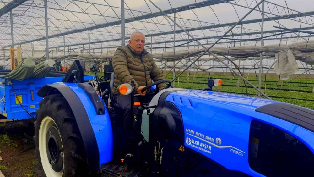 Hayalet ceza şoku... Seradaki traktör istanbul'da köprüden geçmiş