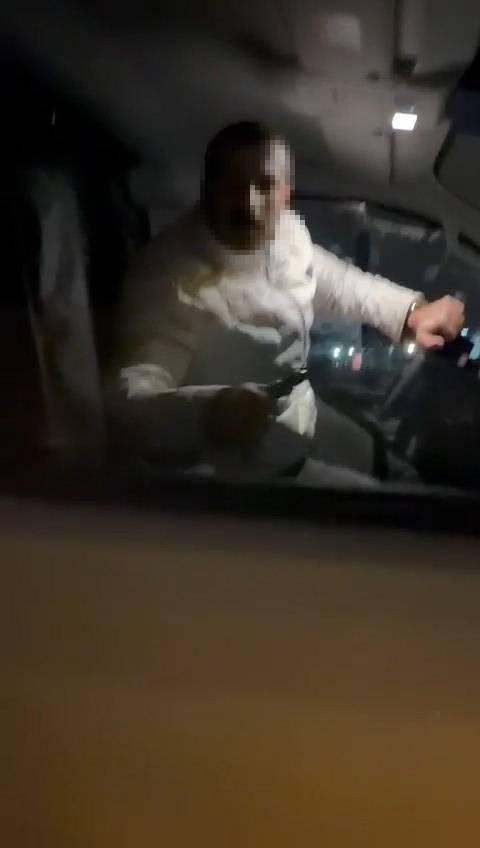 Konya merkezde 'yol verme' kavgasında 2 kişi bıçaklandı; olay kamerada