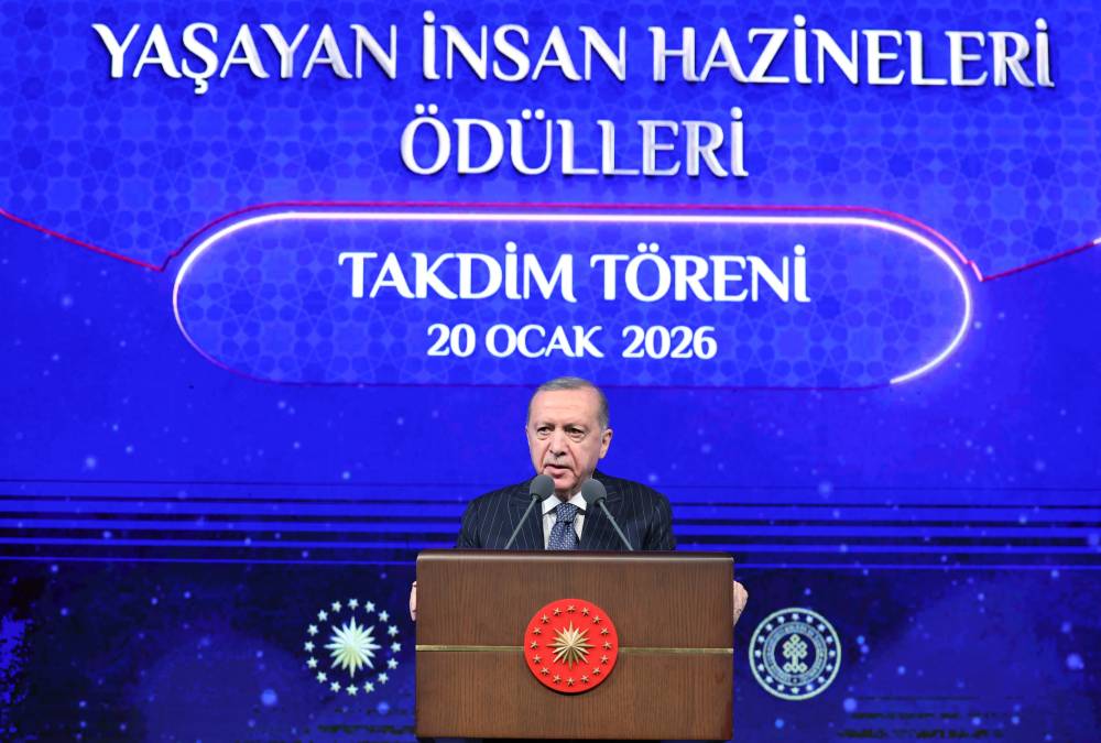 Cumhurbaşkanı Erdoğan'dan sanatçılara teşekkür: Sanat milli kimliğin taşıyıcı kolonudur