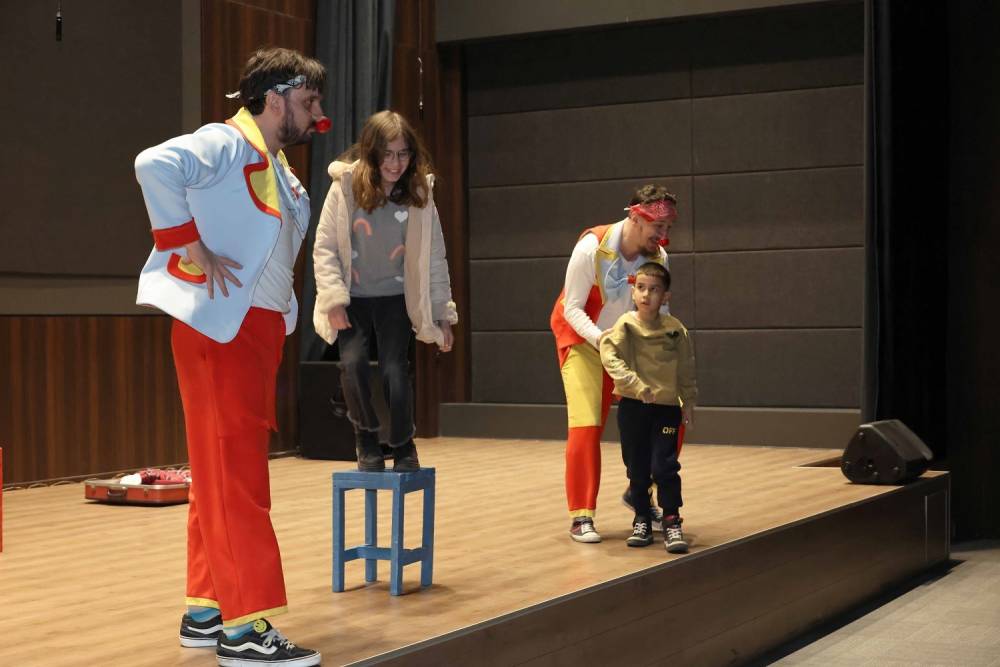 Karatay'da öğrencilere sanat molası! Yarıyıl tatili tiyatro ve sinemayla renkleniyor