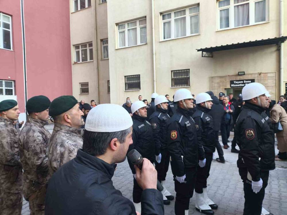 Konya’yı yasa boğan haber... Ağır yaralanan polis memuru şehit oldu