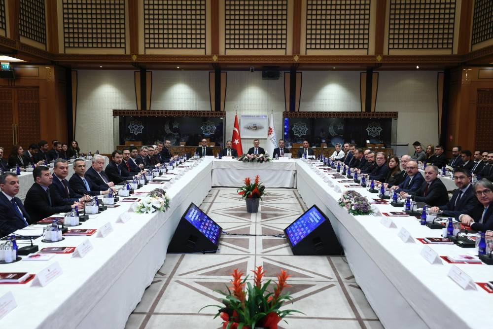 İletişim Başkanı Duran: Dünyada figüran olmayıp aktif rol almak zorundayız