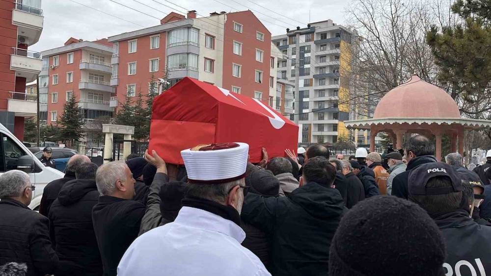 Konya şehidini son yolculuğuna uğurladı