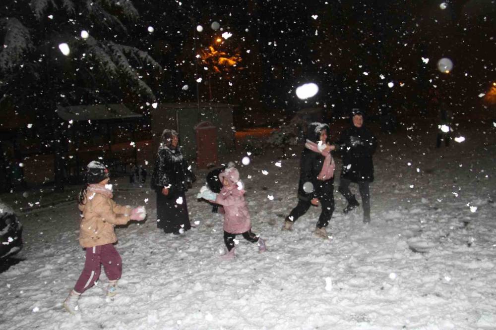 Beyşehir’de kar sevinci