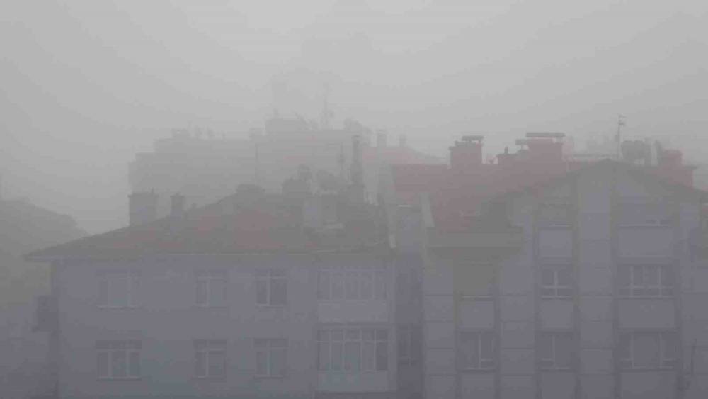 Konya’da yoğun sis! Çok sayıda kaza oldu ve uçak seferleri aksadı