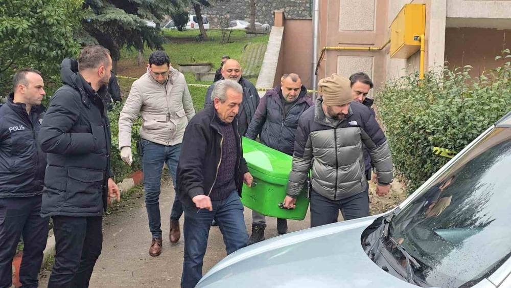 Pencereden düşerek yaşamını yitirdi