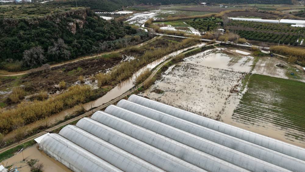 Tarım alanları su altında kaldı