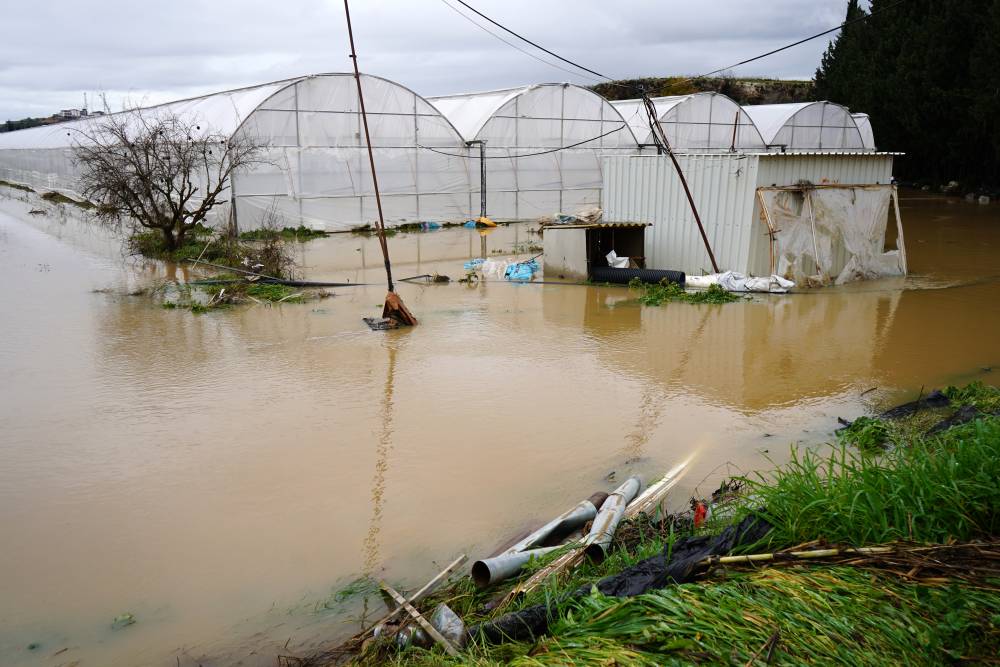 Tarım alanları su altında kaldı