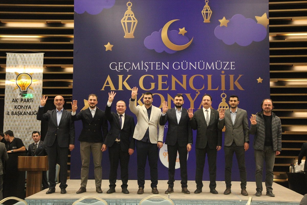 aa-20220410-27528421-27528418-ak-parti-genclik-kollari-baskani-inan-konyada-iftar-programinda-konustu.jpg