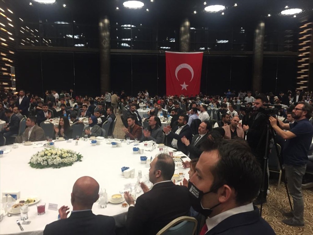 aa-20220410-27528421-27528420-ak-parti-genclik-kollari-baskani-inan-konyada-iftar-programinda-konustu.jpg