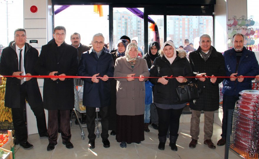 adese,-sancaktepe-magazasini-acti-1.jpg