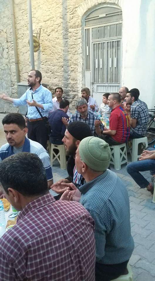 ak-parti-meram-meczuplarla-iftarda-bulustu-2.jpg