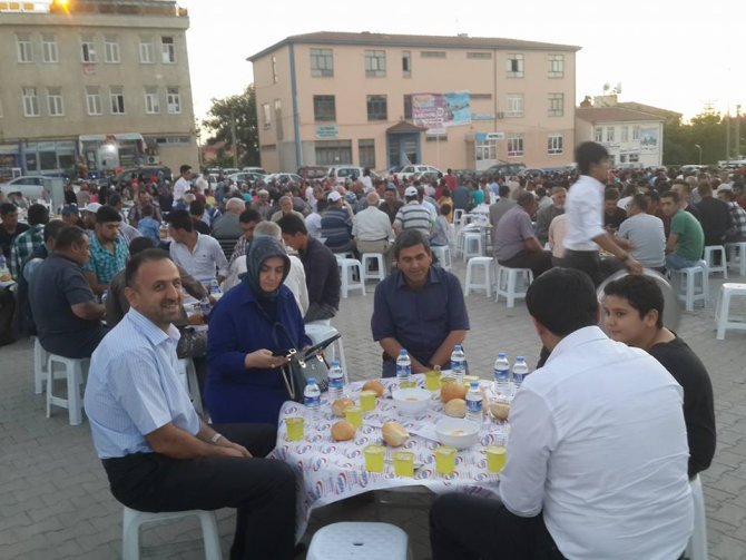 altinekin-belediyesi-iftarda-bulusturdu(5).jpg