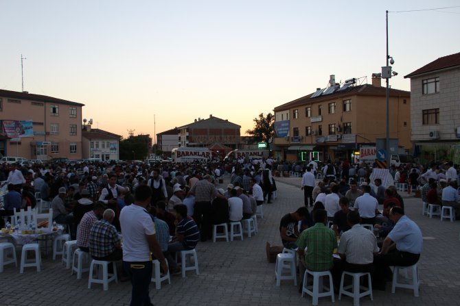 altinekin-belediyesi-iftarda-bulusturdu-(2).jpg