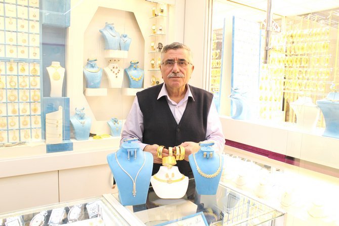altinin-ayariyla-oynuyorlar-3.JPG