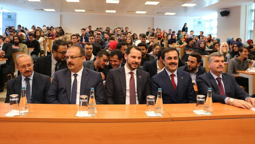 bakan-berat-albayrak,-gelecegin-enerji-yoneticilerine-ders-verdi-(1).jpg