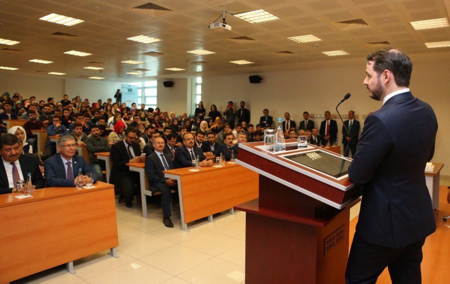 bakan-berat-albayrak,-gelecegin-enerji-yoneticilerine-ders-verdi-(9).jpg