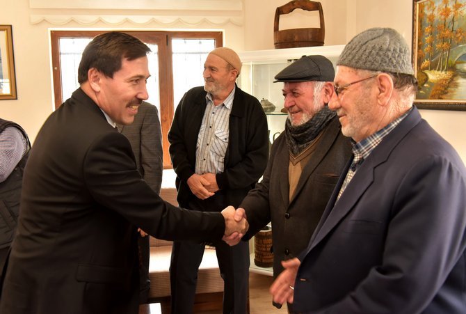 baskan-hasan-kilca-emekli-konaklarinda-vatandaslarla-bulustu-2.JPG