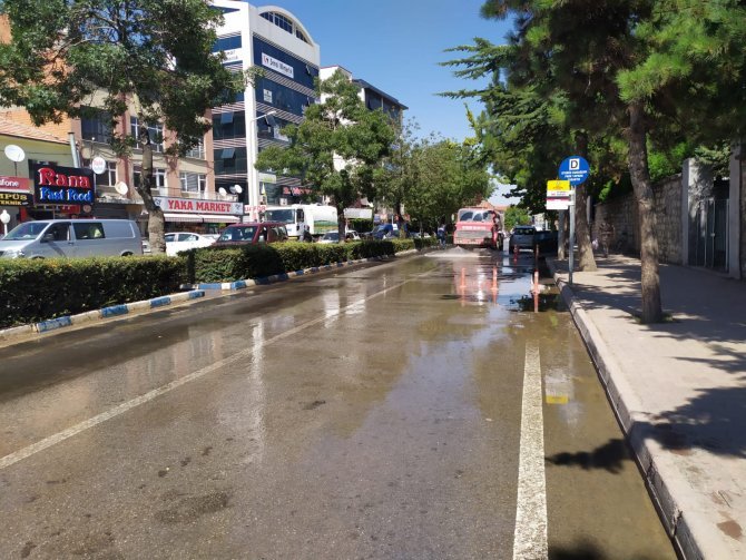 beysehirde-cadde-ve-sokaklar-yikaniyor-3.jpg