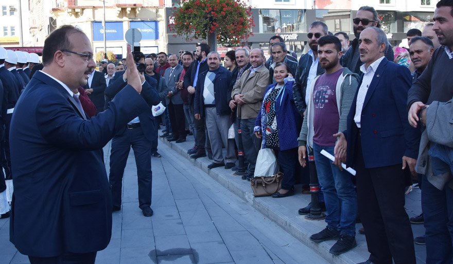 bursaya-atanan-vali-canbolat,-konyadan-gozyaslariyla-ugurlandi-(5).jpg