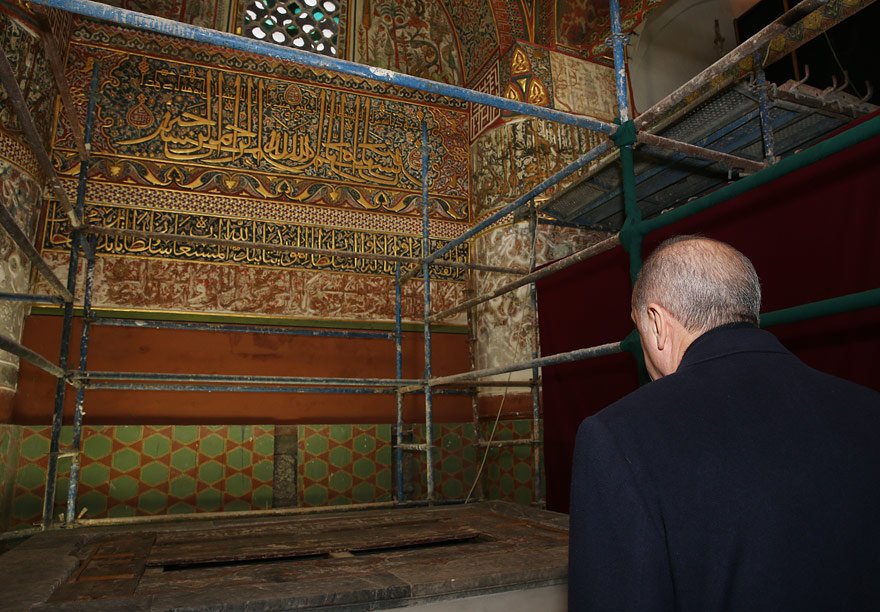 cumhurbaskani-erdogan-mevlana-turbesini-ziyaret-etti-(3).jpg