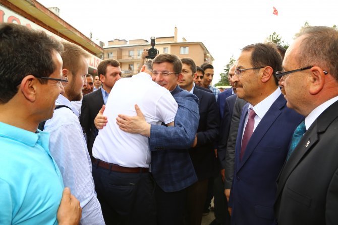 davutoglu-2-001.jpg