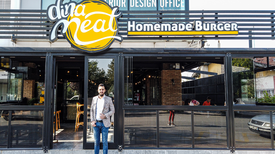 dinameat-burger-huseyin-gok-4.png