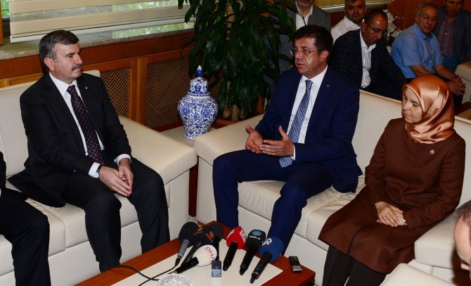 ekonomi-bakani-nihat-zeybekci-konyada--(3).jpg