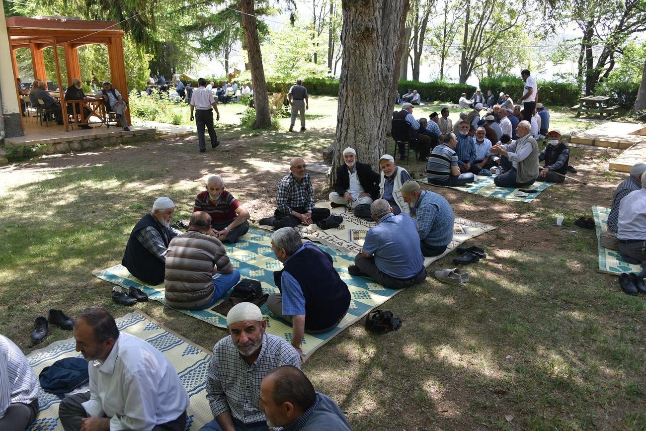 emeklsi-konagi-sakinleri-piknik-2.JPG