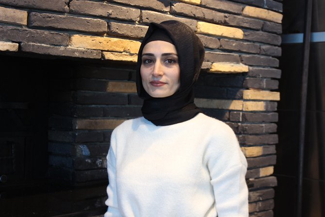 esra-karapinar-unses.jpg