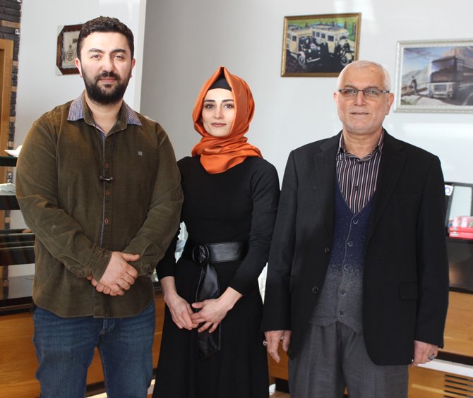 esra-karapinar-ve-ailesi.jpg