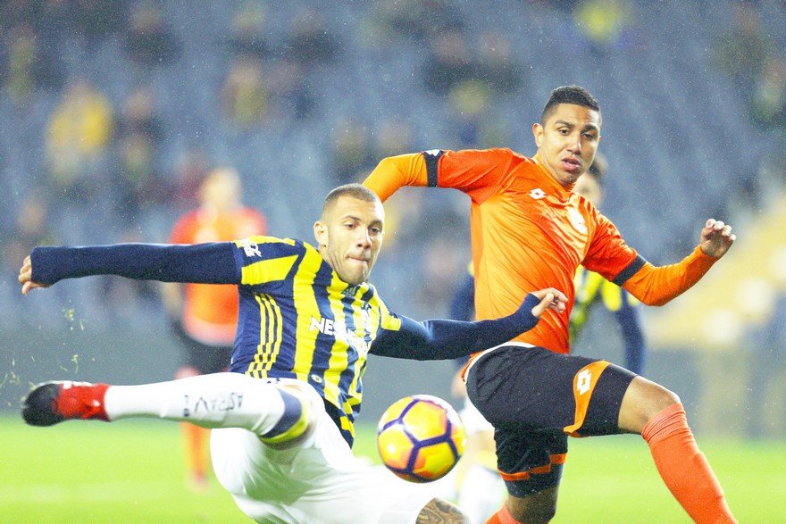 fenerbahce-2-2-adanaspor.jpg