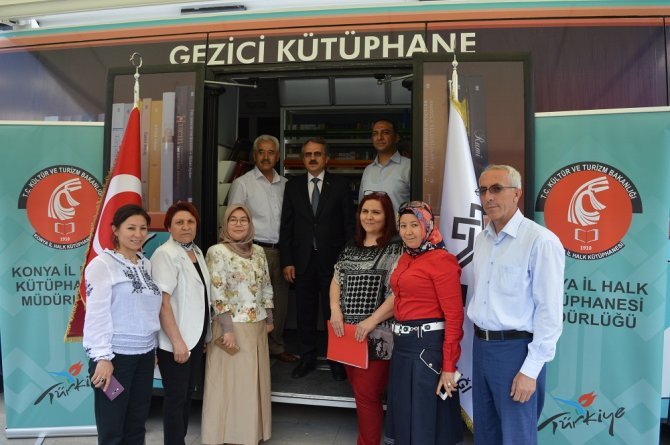 gezici-kutuphane-hizmete-girdi-(2).jpg