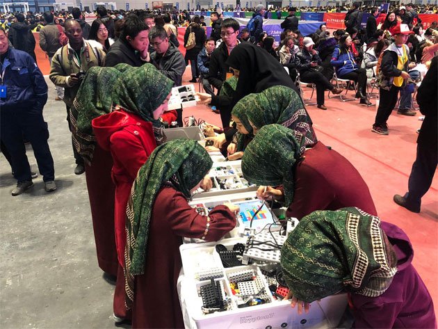 hafiz-kizlar-konyayi-gururlandirdi!-cindeki-robot-yarismasinda-odul-aldilar2.jpg