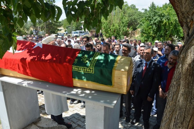 havalimani-saldirisinda-olen-merve-yigit-son-yolculuguna-ugurlandi-1.jpg