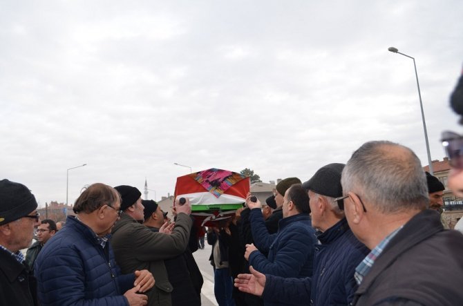 hollandada-oldurulen-kadinin-cenazesi-konyada-topraga-verildi-2.jpg