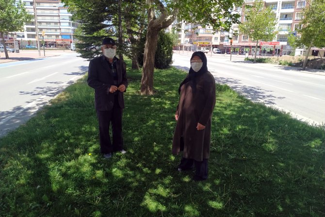 ic-anadoluda-65-yas-ve-uzerindekiler-guzel-havanin-keyfini-cikardi-7.jpg