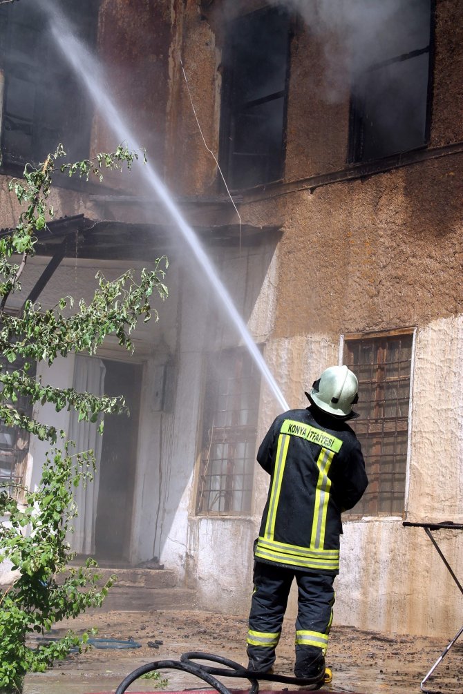iki-katli-ev-sobadan-cikan-yanginda-kul-oldu_.jpg
