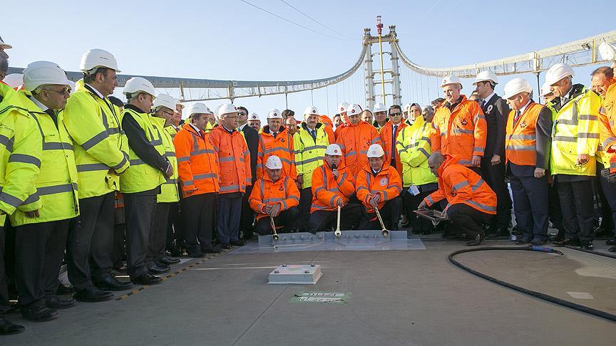 izmit-korfez-gecisi-asma-koprusunun-son-tabliyesi-yerlestirildi-1.jpg