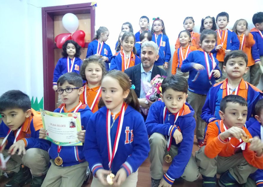 izzet-bezirci-ilkokulunda-okuma-bayrami-(1).jpg
