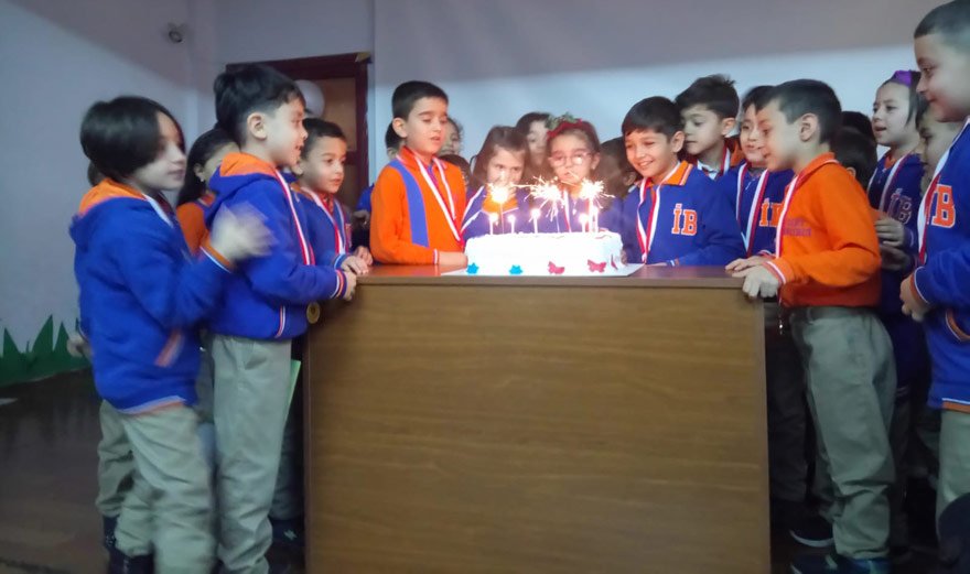 izzet-bezirci-ilkokulunda-okuma-bayrami-(5).jpg