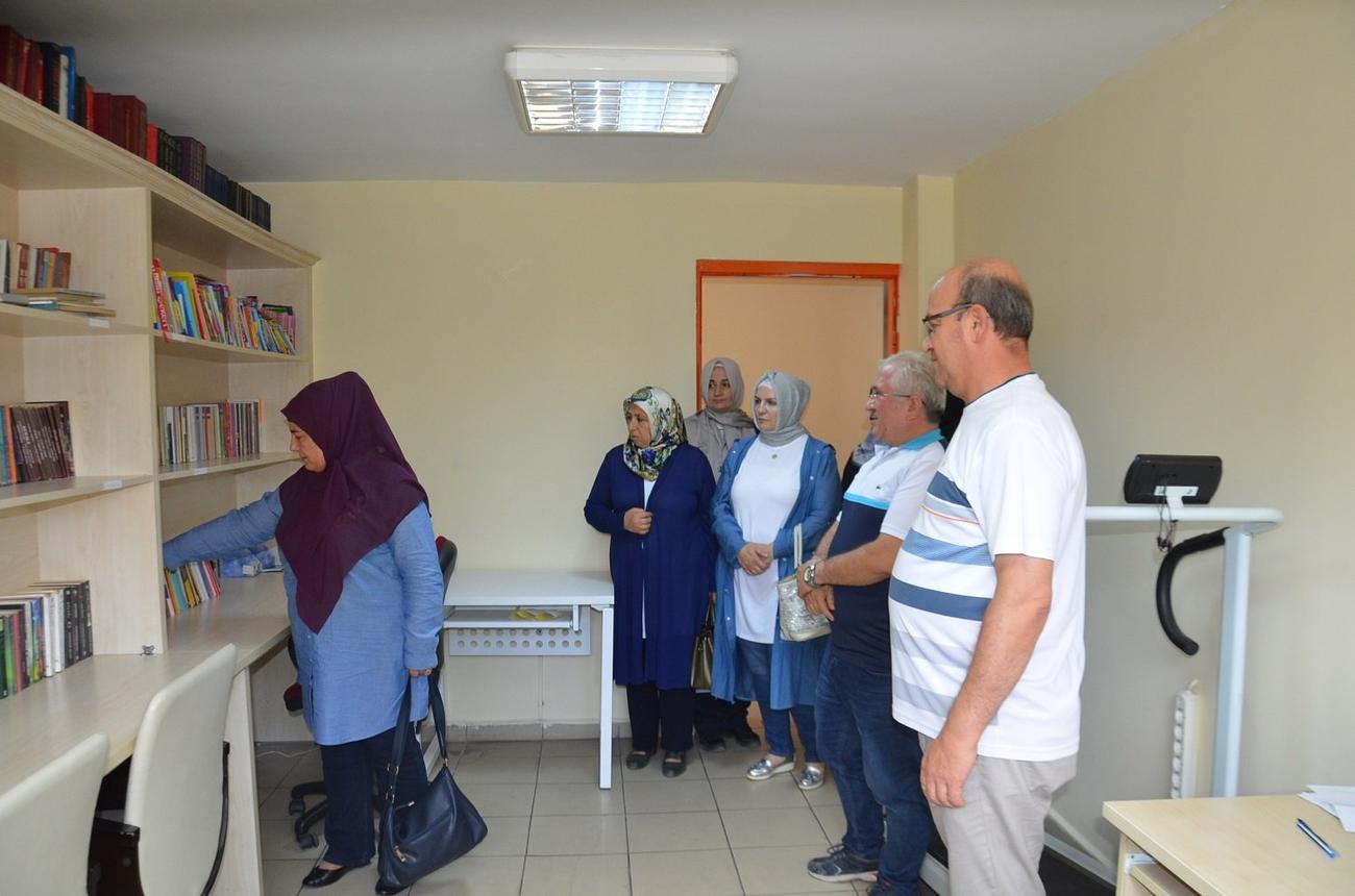 karatay-kadin-meclisi-ruh-sagligi-merkezini-ziyaret-etti-(2).jpg