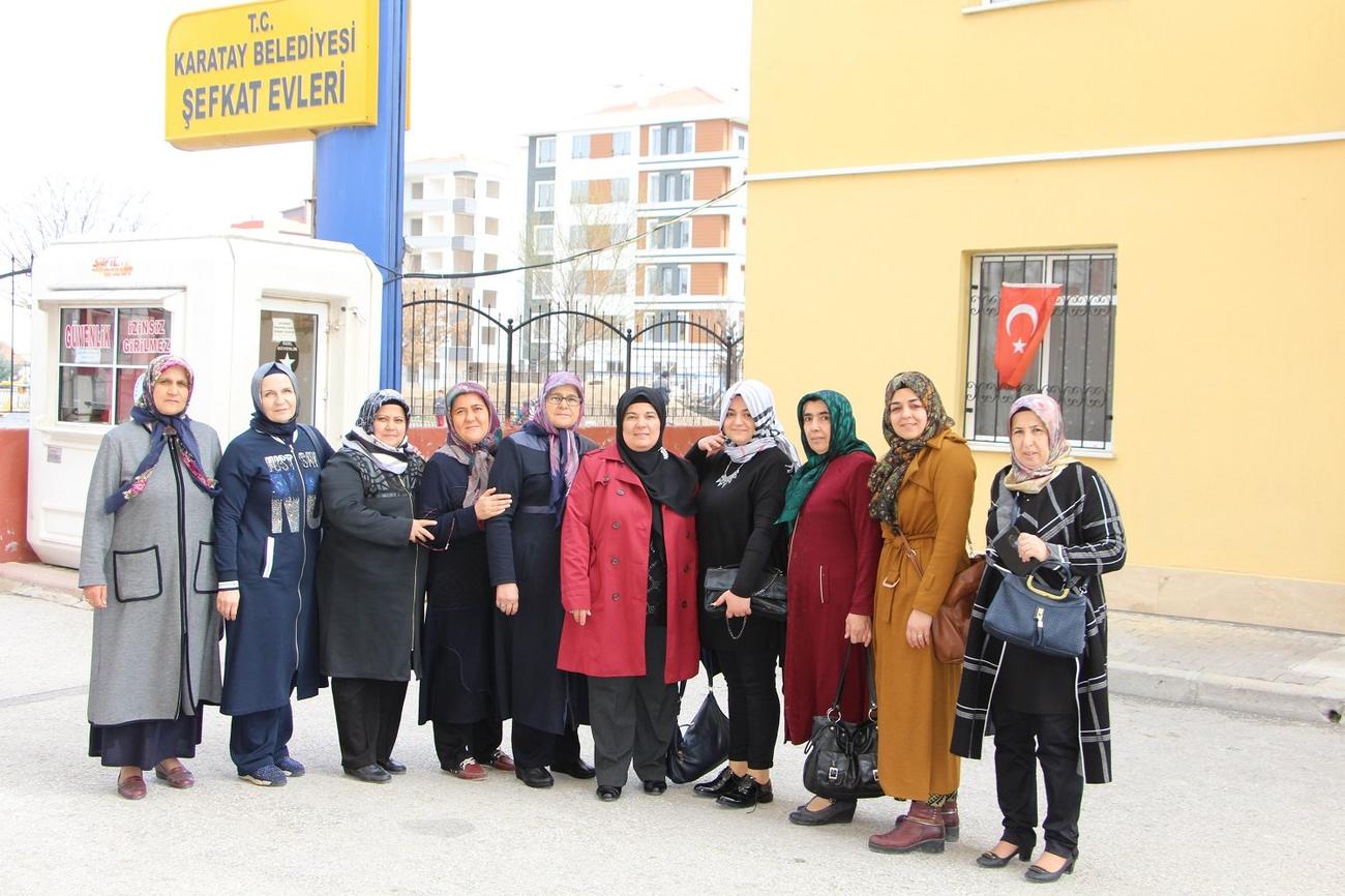 karatay-kent-konseyi-kadin-meclisinden-sefkat-evlerine-ziyaret-(3).jpg