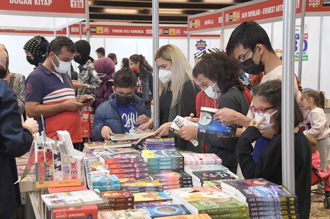 kitap-fuari-7.jpg