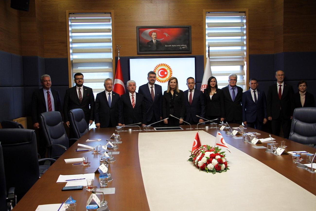 kktc-turkiye-dostluk-grubu-tbmmyi-ziyaret-etti-3.jpg