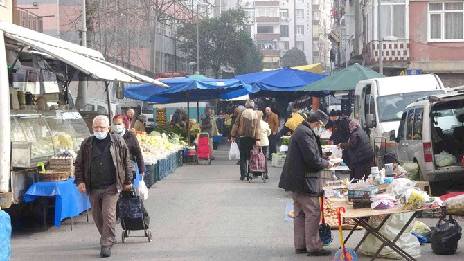 kocaelide-semt-pazarlarinda-fiyatlarin-marketlere-1641733240826.jpg