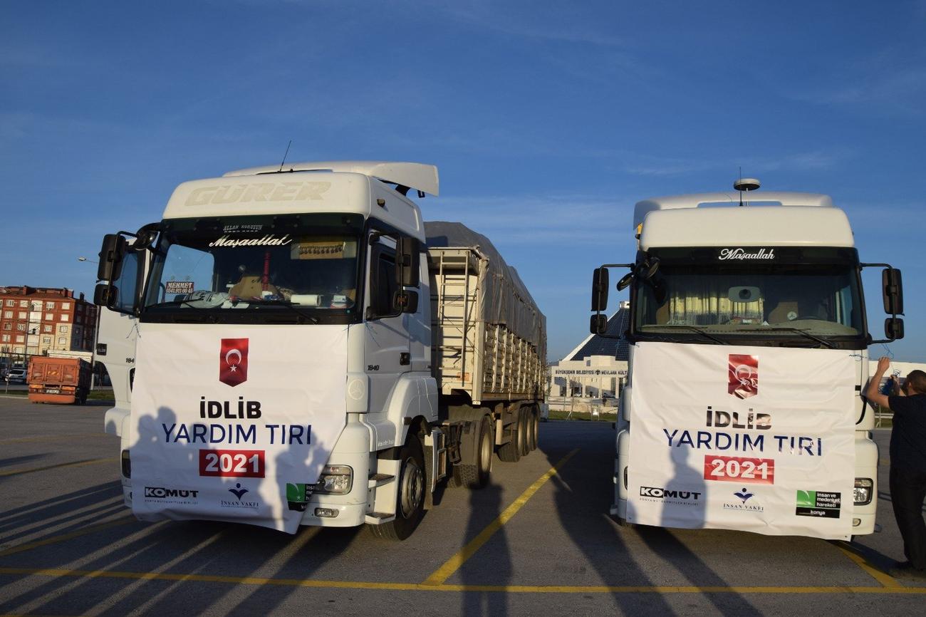 komutten-suriye-sinirina-yardim-eli-1.jpg