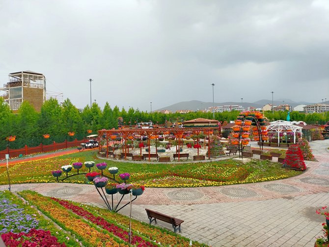 konya-cicek-bahcesi-10.jpg