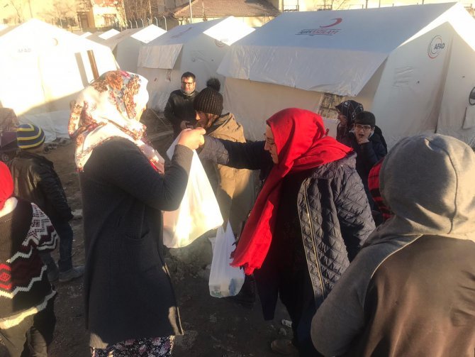 konya-dsybden-depremzedeler-icin-gida-yardimi-5.jpg