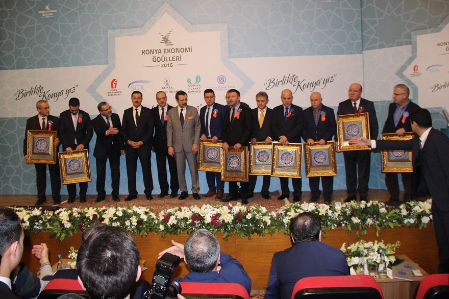 konya-ekonomi-odulleri-sahiplerini-buldu--(1).jpg
